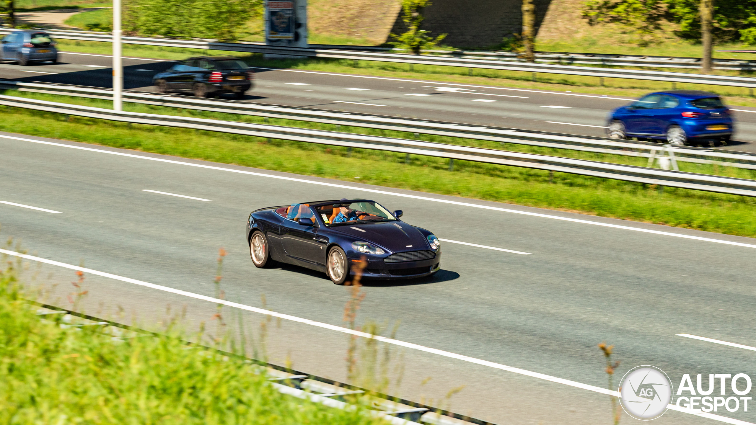 Aston Martin DB9 Volante
