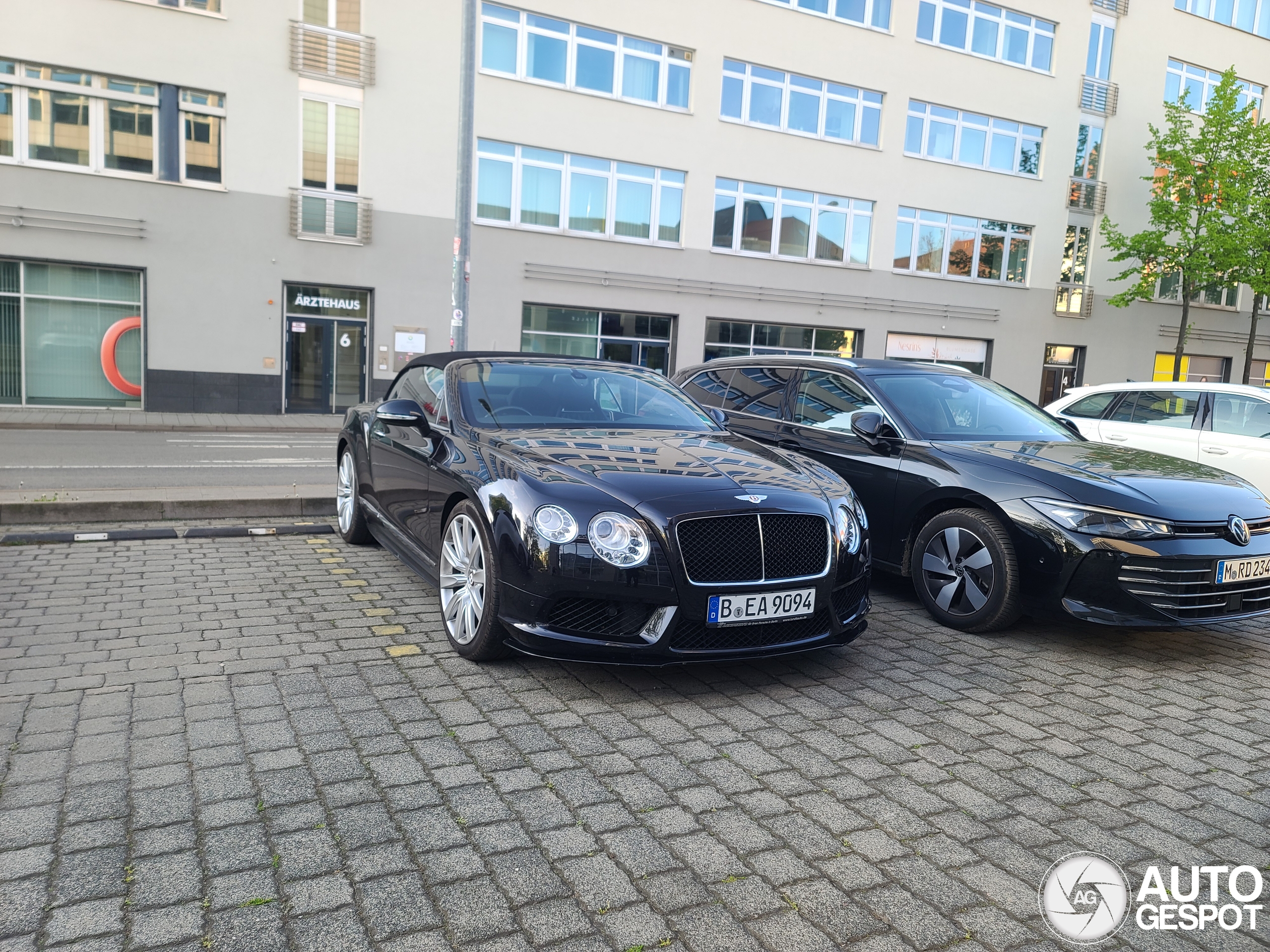 Bentley Continental GTC V8 S