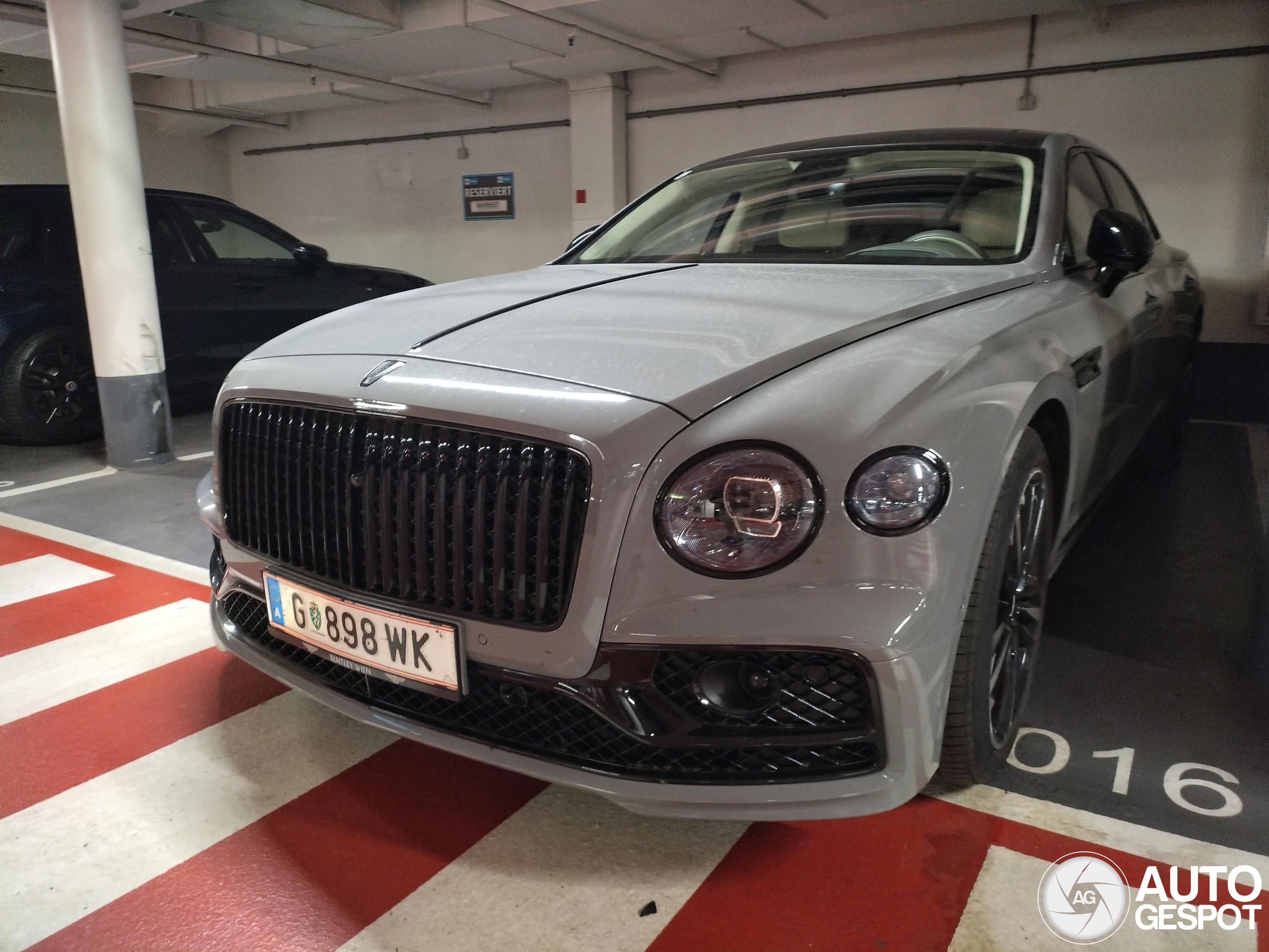 Bentley Flying Spur V8 S 2023