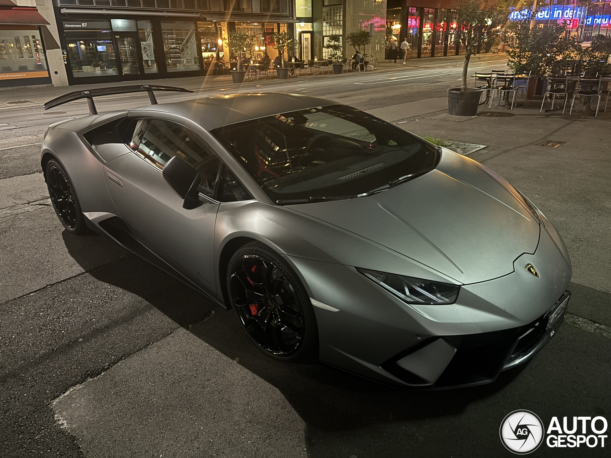 Lamborghini Huracán LP640-4 Performante