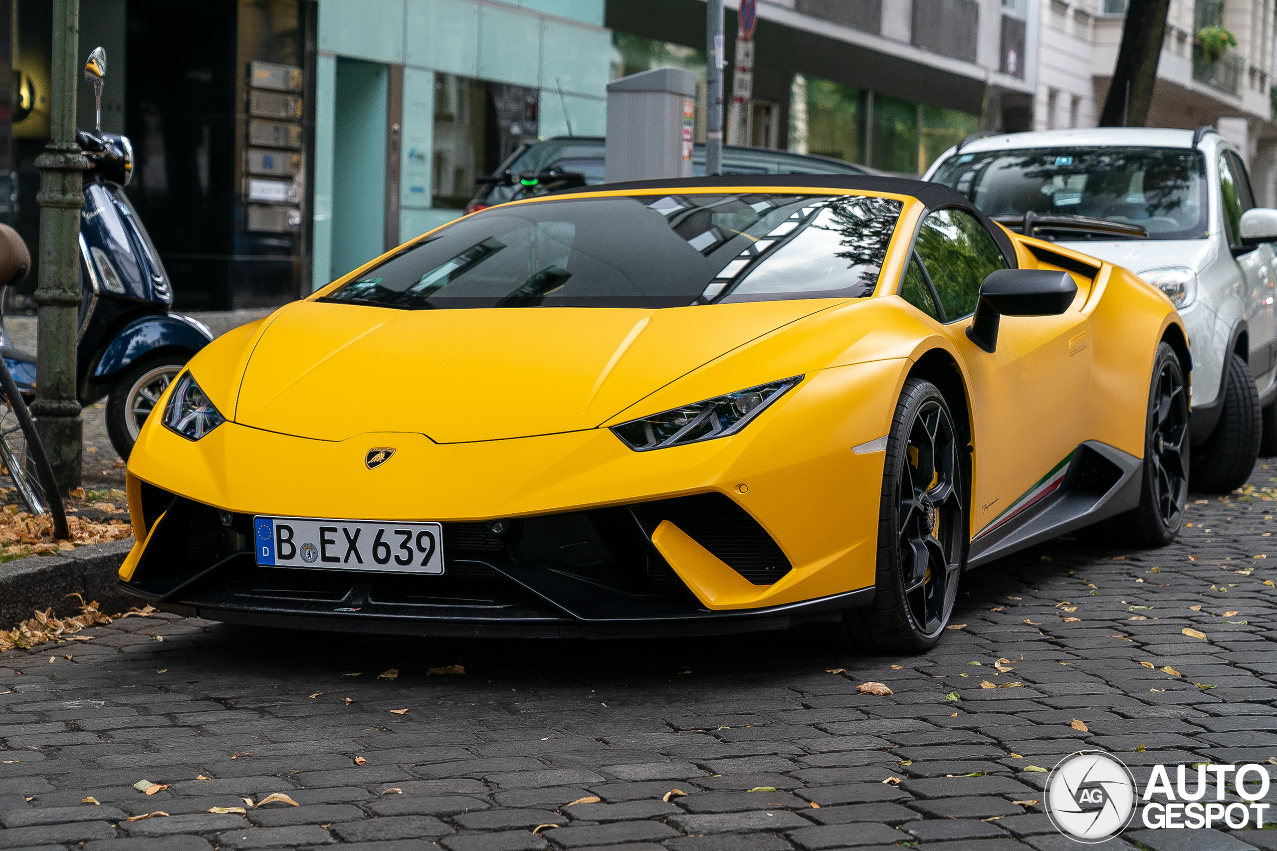 Lamborghini Huracán LP640-4 Performante Spyder