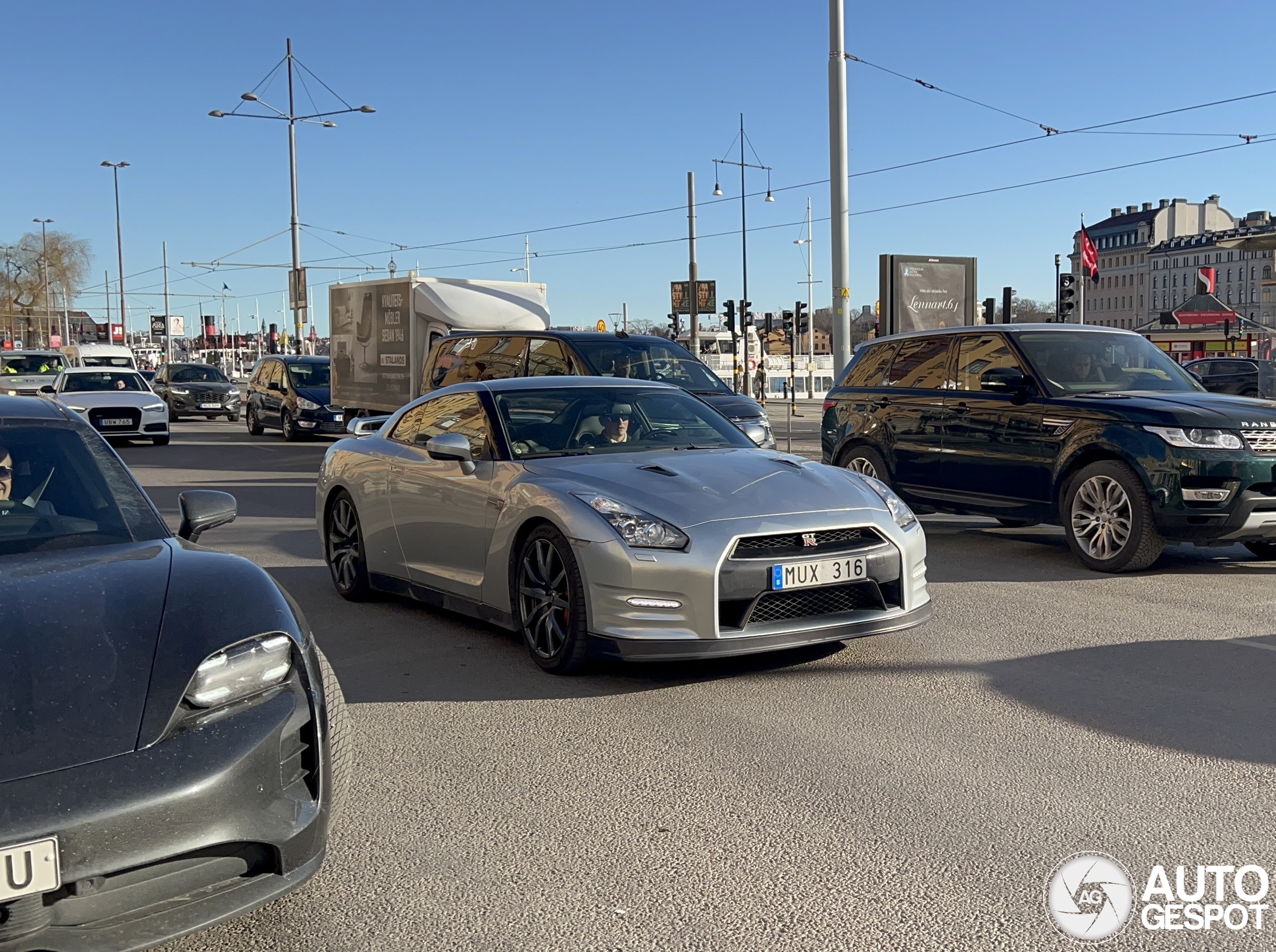 Nissan GT-R 2011