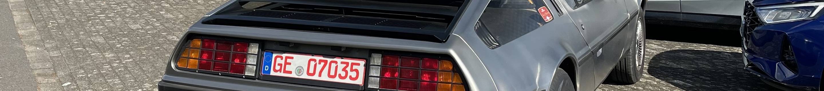 DeLorean DMC-12