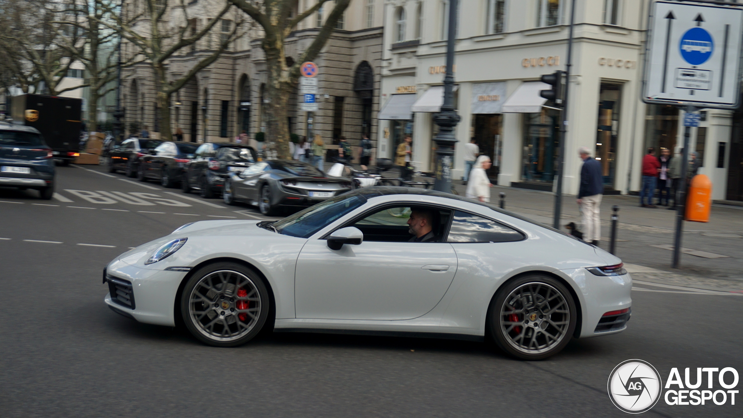 Porsche 992 Carrera 4S