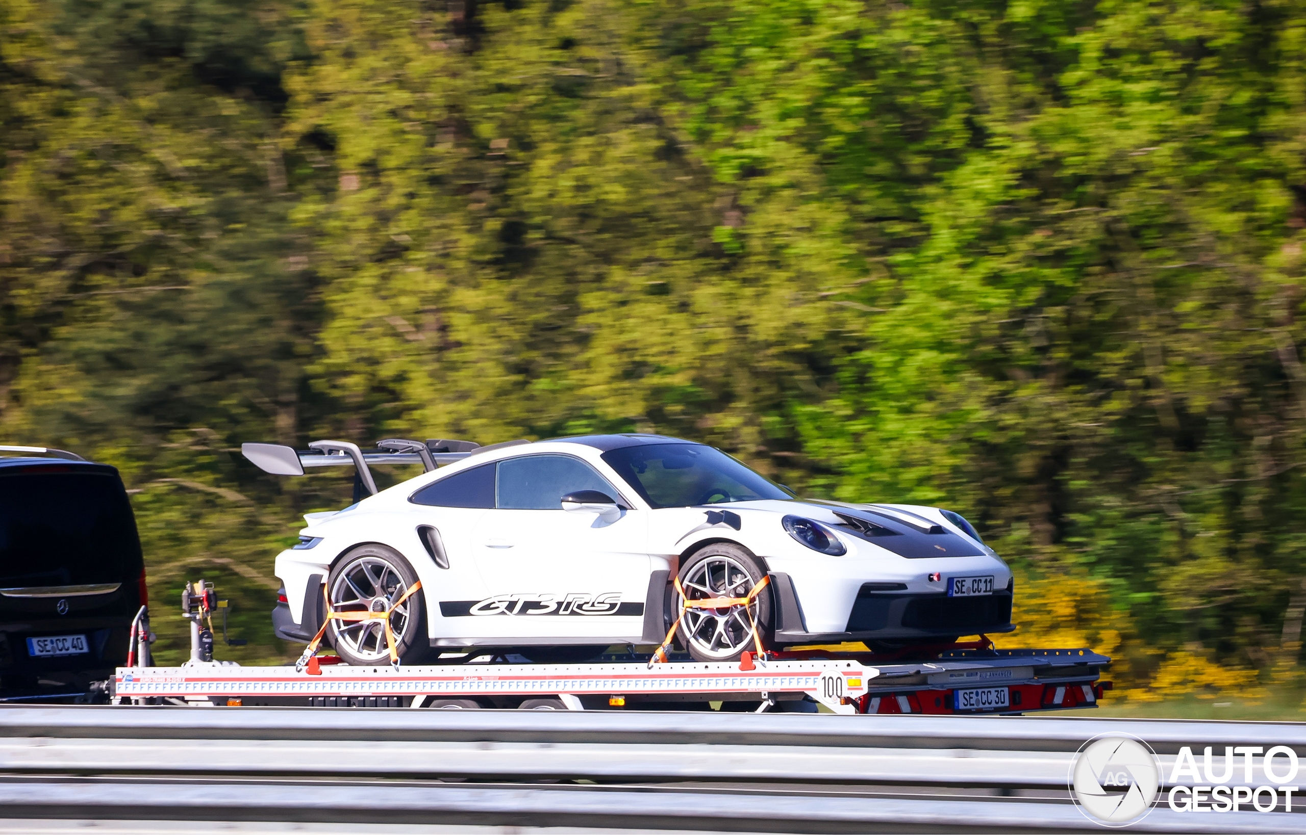 Porsche 992 GT3 RS Weissach Package
