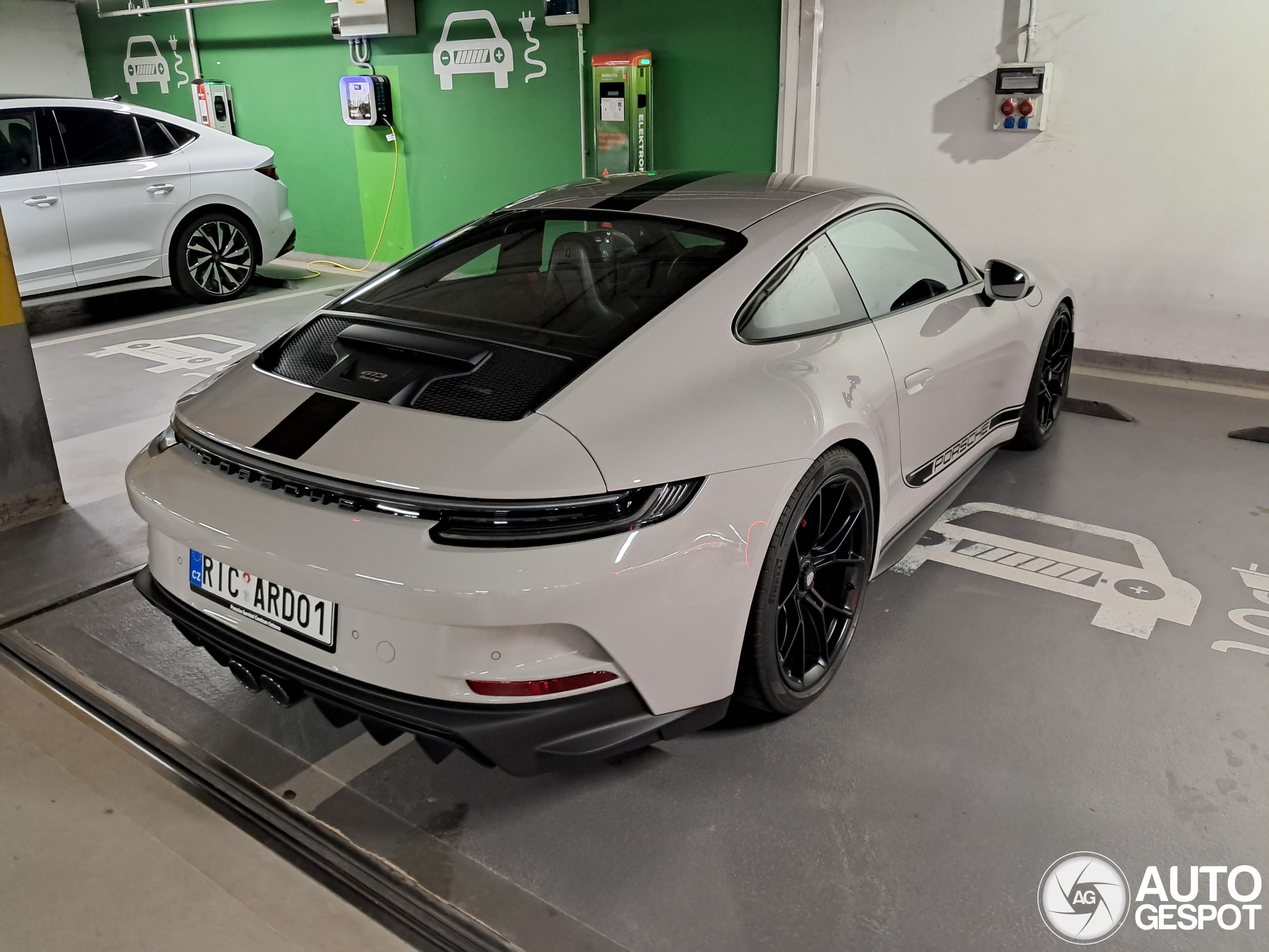 Porsche 992 GT3 Touring