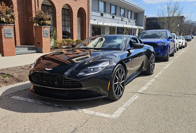 Aston Martin DB11