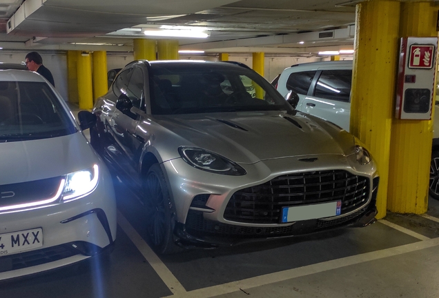 Aston Martin DBX707