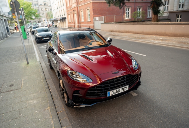 Aston Martin DBX707