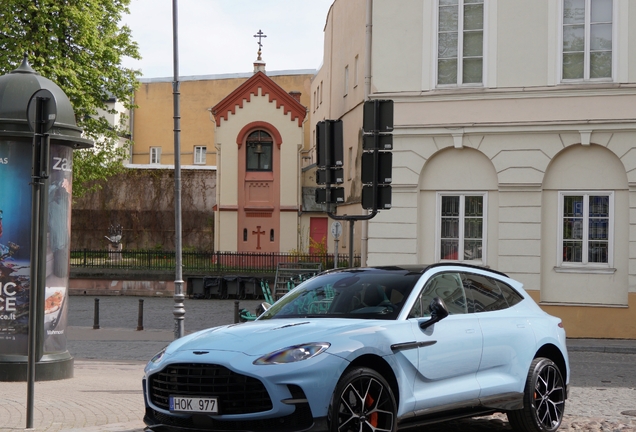 Aston Martin DBX707