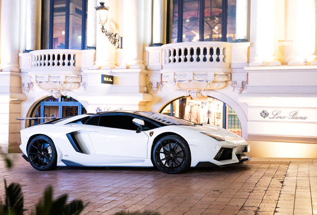 Lamborghini Aventador LP700-4 Roadster