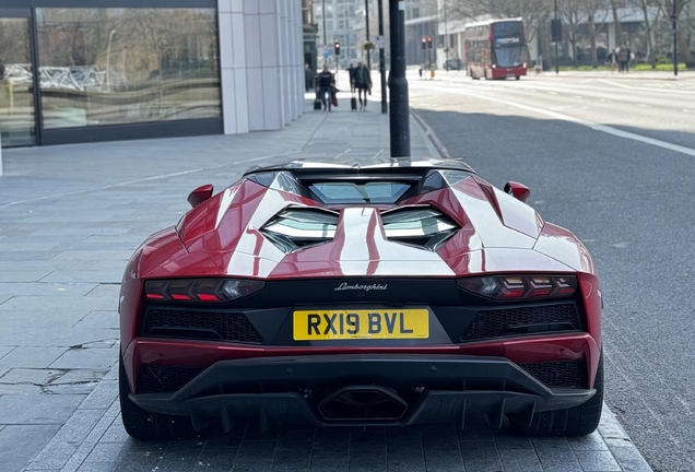 Lamborghini Aventador S LP740-4 Roadster