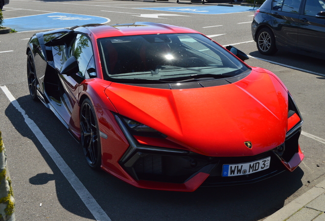Lamborghini Revuelto