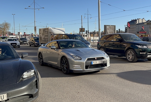 Nissan GT-R