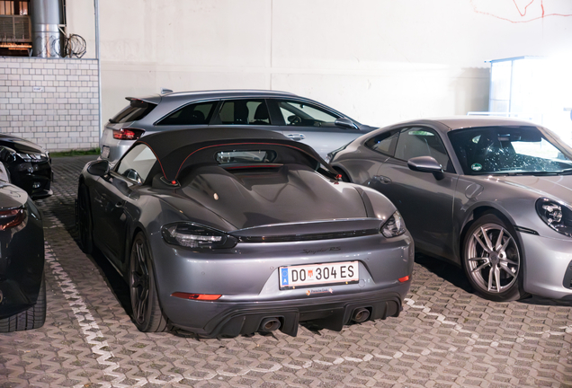 Porsche 718 Spyder RS