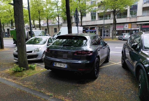 Porsche 95B Macan GTS