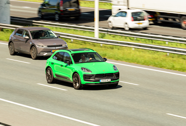 Porsche 95B Macan GTS MkIII