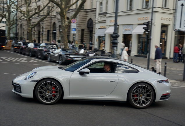 Porsche 992 Carrera 4S