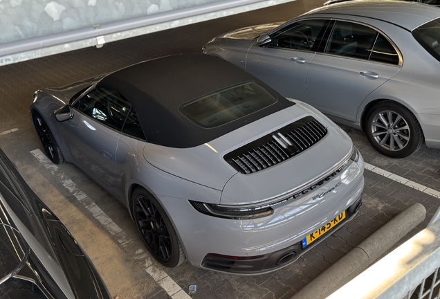 Porsche 992 Carrera 4S Cabriolet