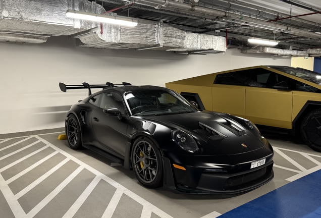 Porsche 992 GT3 RS Weissach Package