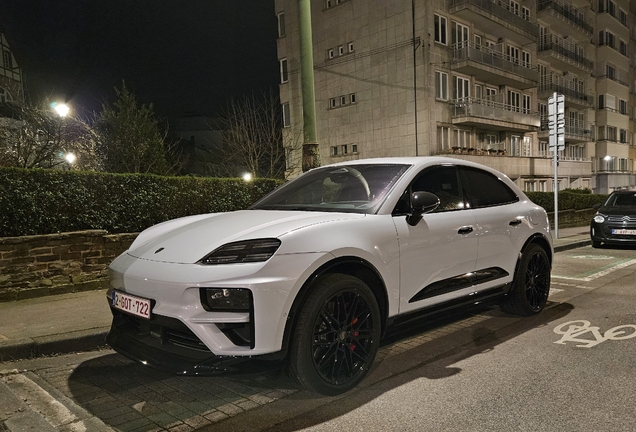 Porsche Macan EV Turbo