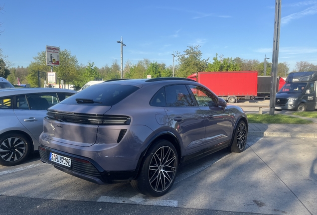 Porsche Macan EV Turbo