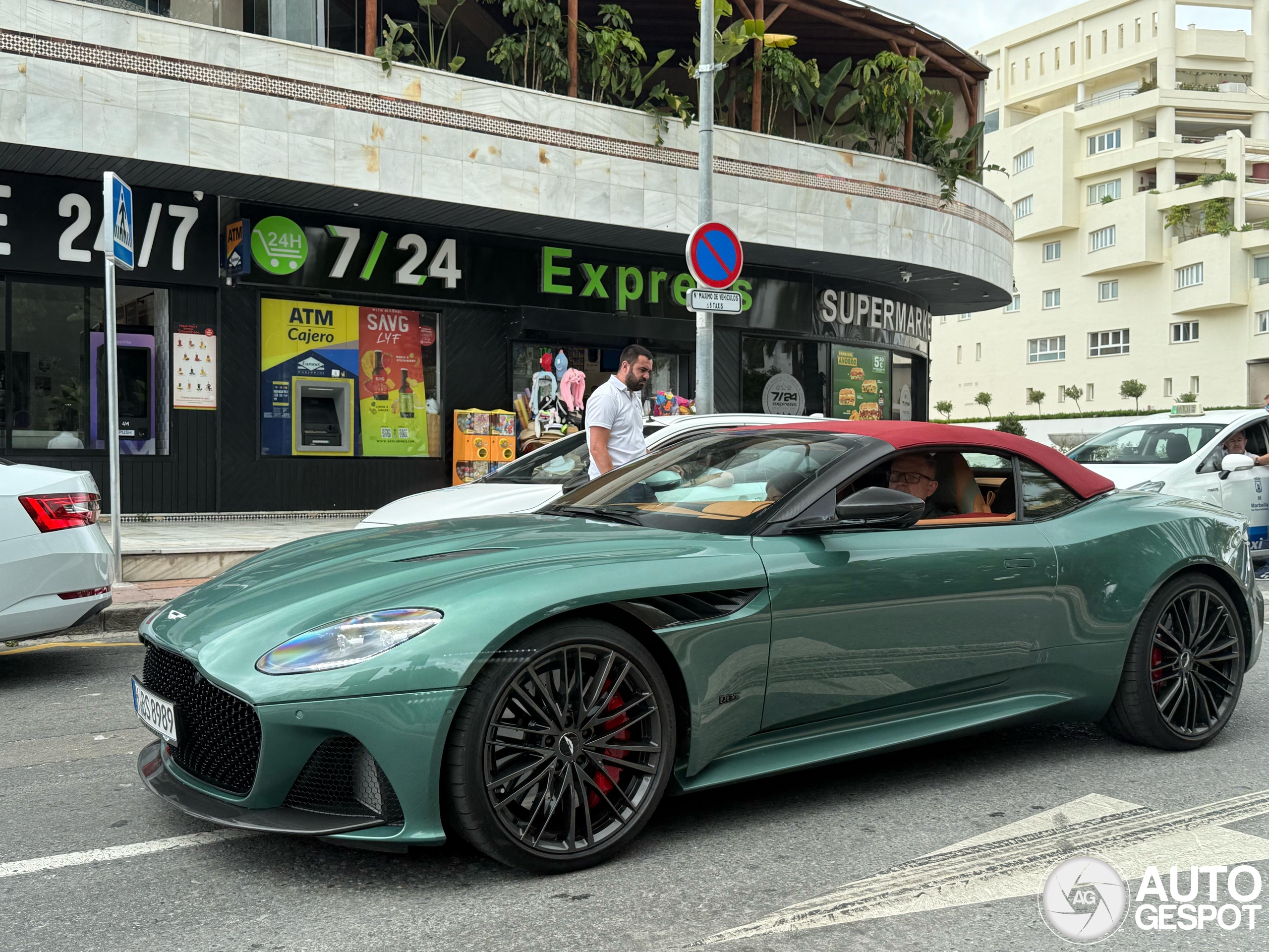 Aston Martin DBS Superleggera Volante