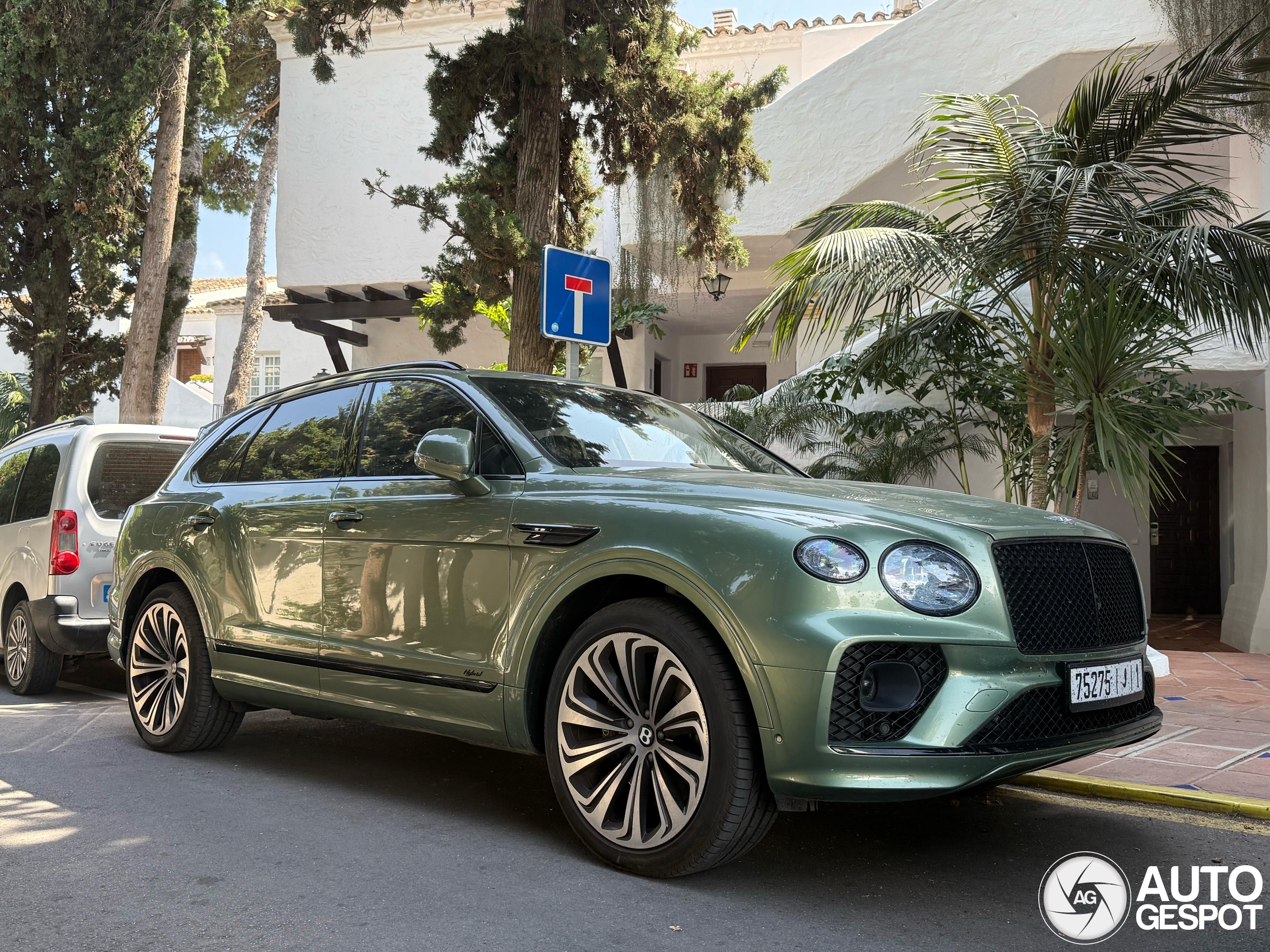 Bentley Bentayga Hybrid 2021