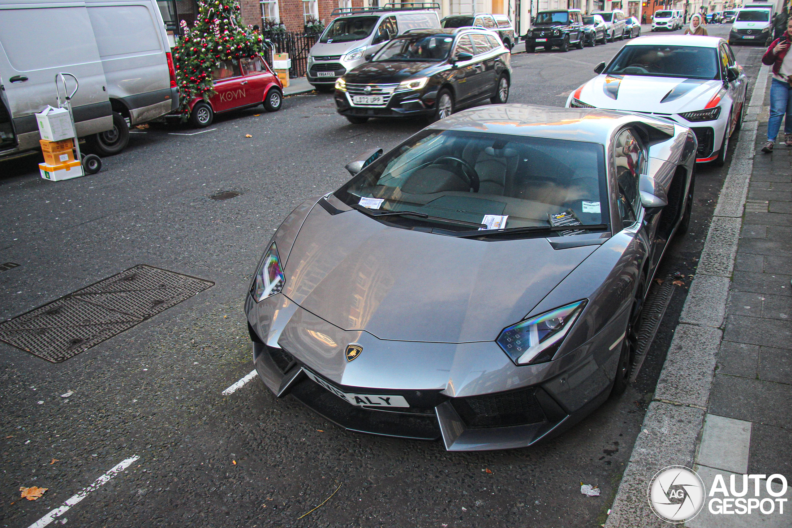 Lamborghini Aventador LP700-4