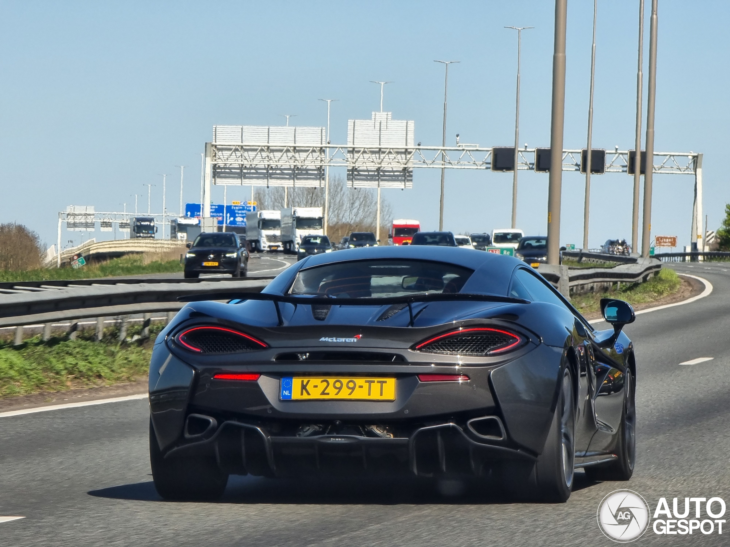 McLaren 570S