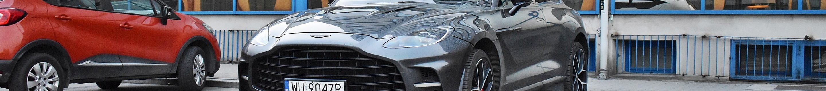 Aston Martin DBX707