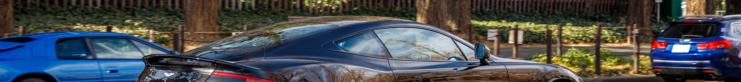 Aston Martin Vanquish 2015 Carbon Black Edition