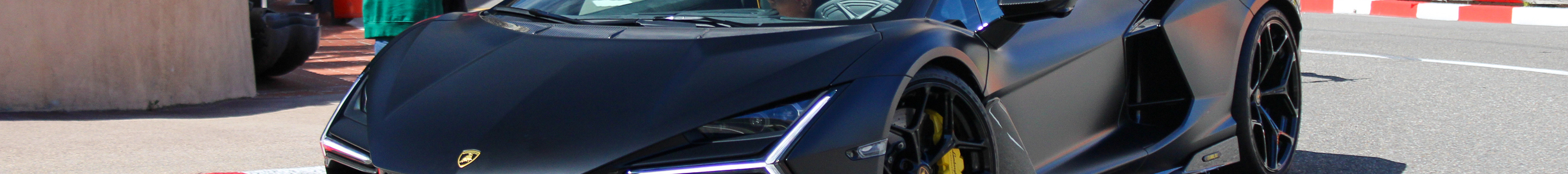 Lamborghini Revuelto