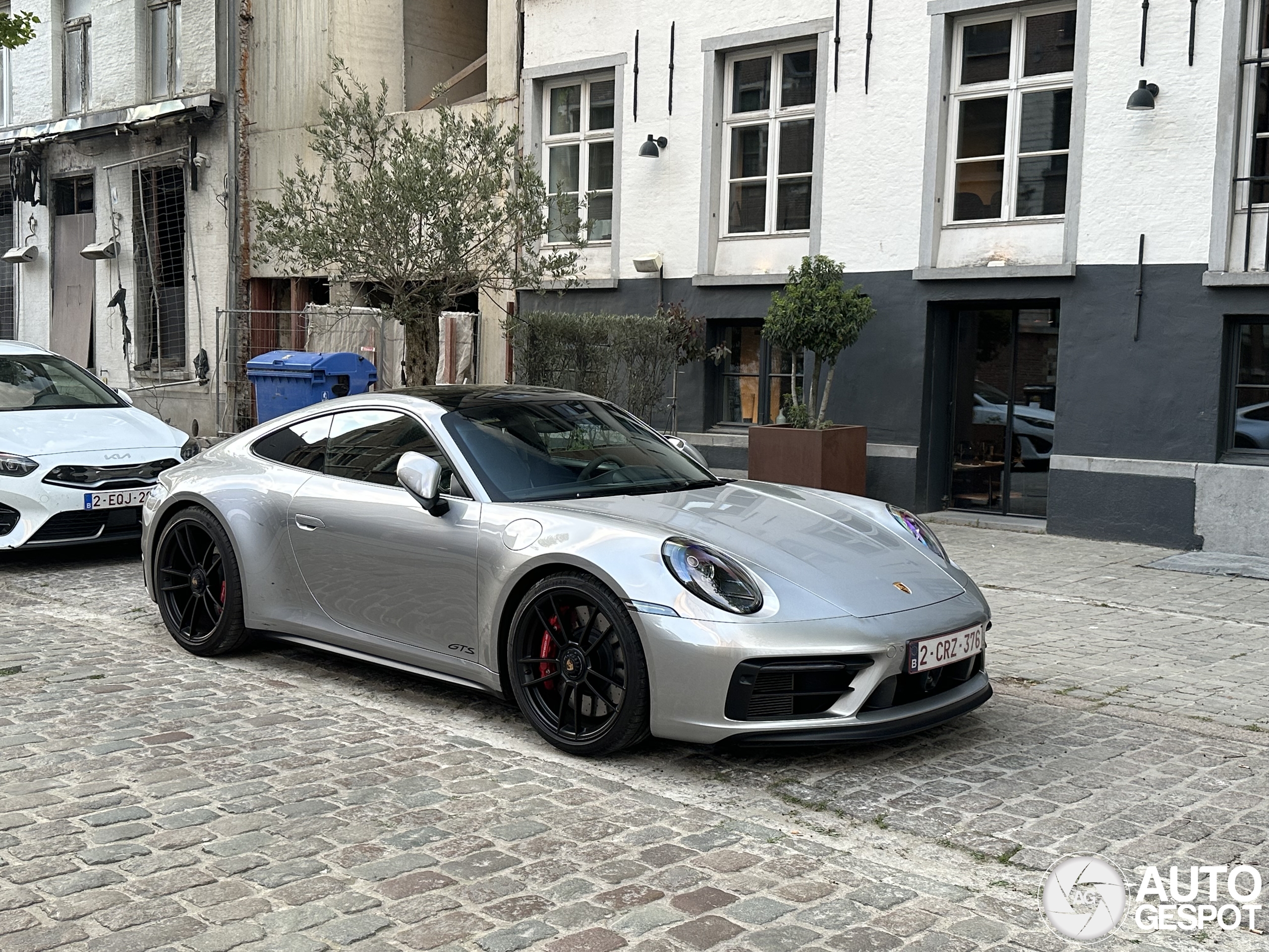 Porsche 992 Carrera 4 GTS