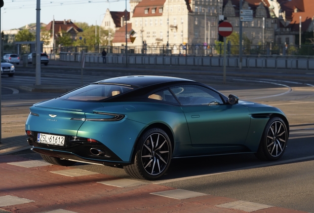 Aston Martin DB11 AMR