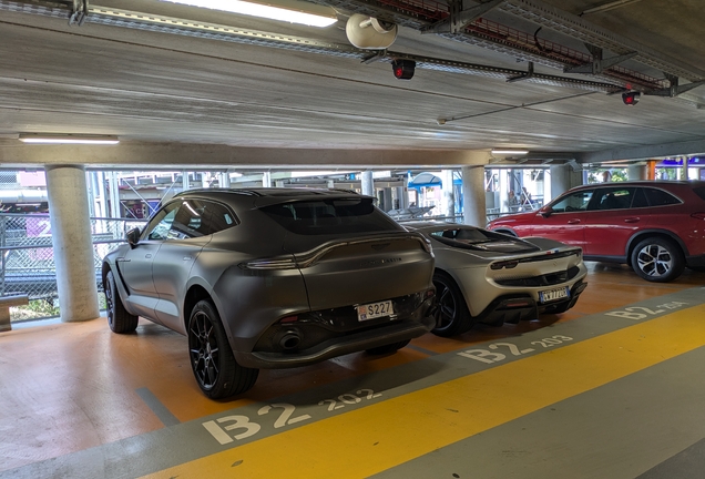 Aston Martin DBX