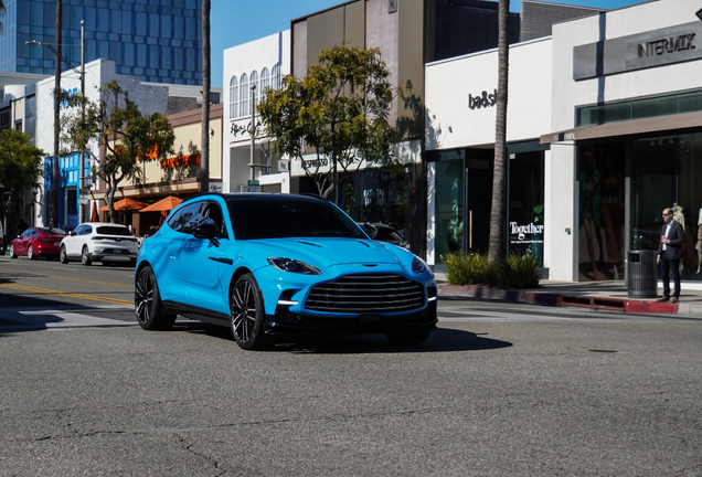 Aston Martin DBX707