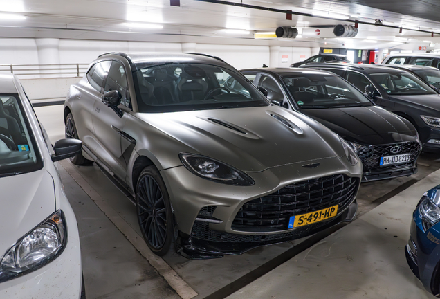 Aston Martin DBX707