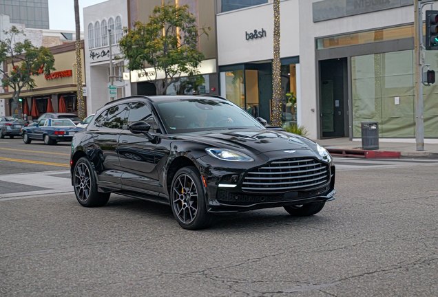 Aston Martin DBX707