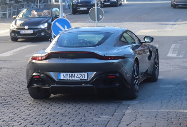Aston Martin V8 Vantage 2018