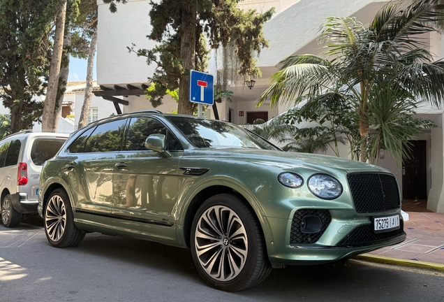 Bentley Bentayga Hybrid 2021