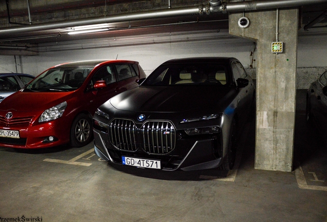 BMW M760e xDrive