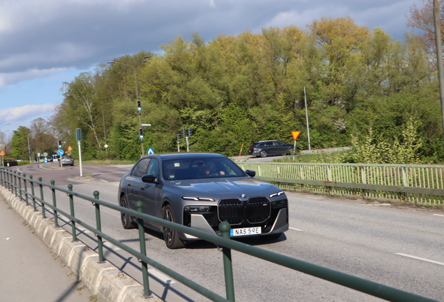 BMW M760e xDrive