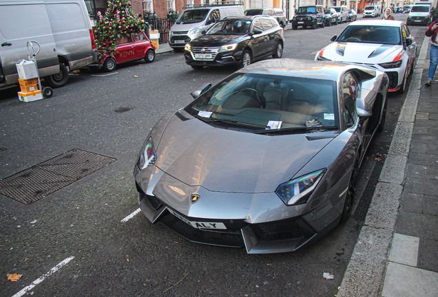 Lamborghini Aventador LP700-4