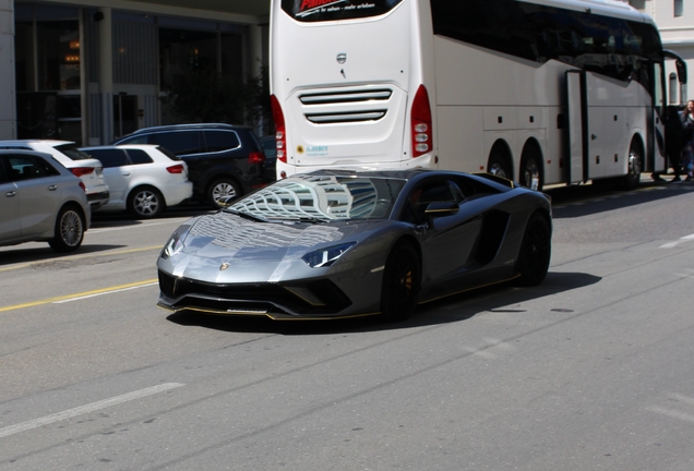 Lamborghini Aventador S LP740-4