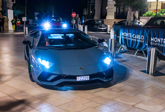 Lamborghini Aventador S LP740-4