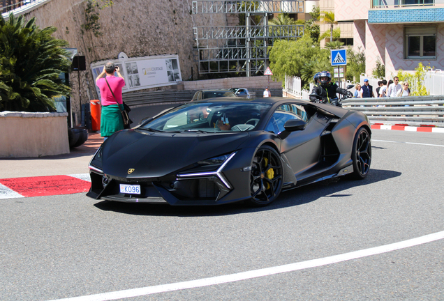 Lamborghini Revuelto