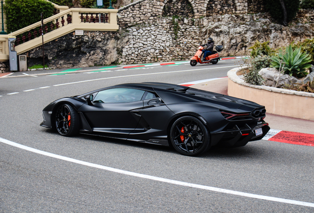 Lamborghini Revuelto