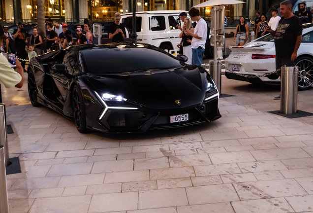 Lamborghini Revuelto