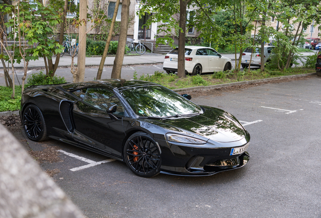 McLaren GT
